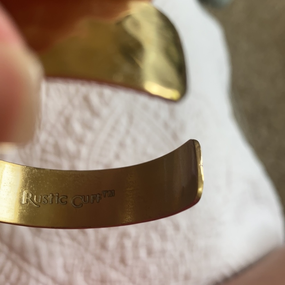 Rustic Cuff Gold Bracelet. EUC - Picture 2 of 4